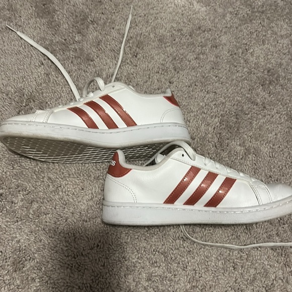 Size 7 adidas - Picture 2 of 5